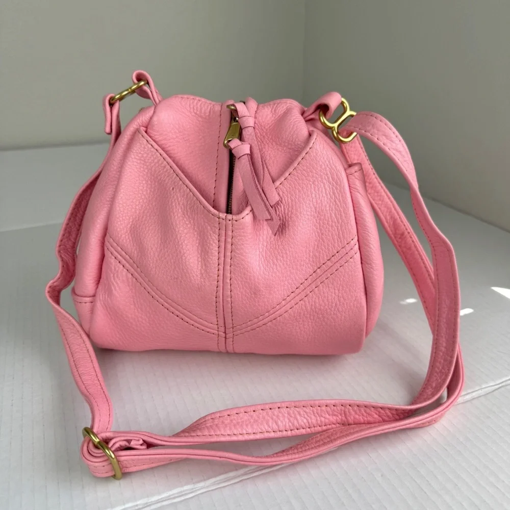 Victoria Leather pink pebble leather teardrop shape crossbody bag - Picture 1 of 14